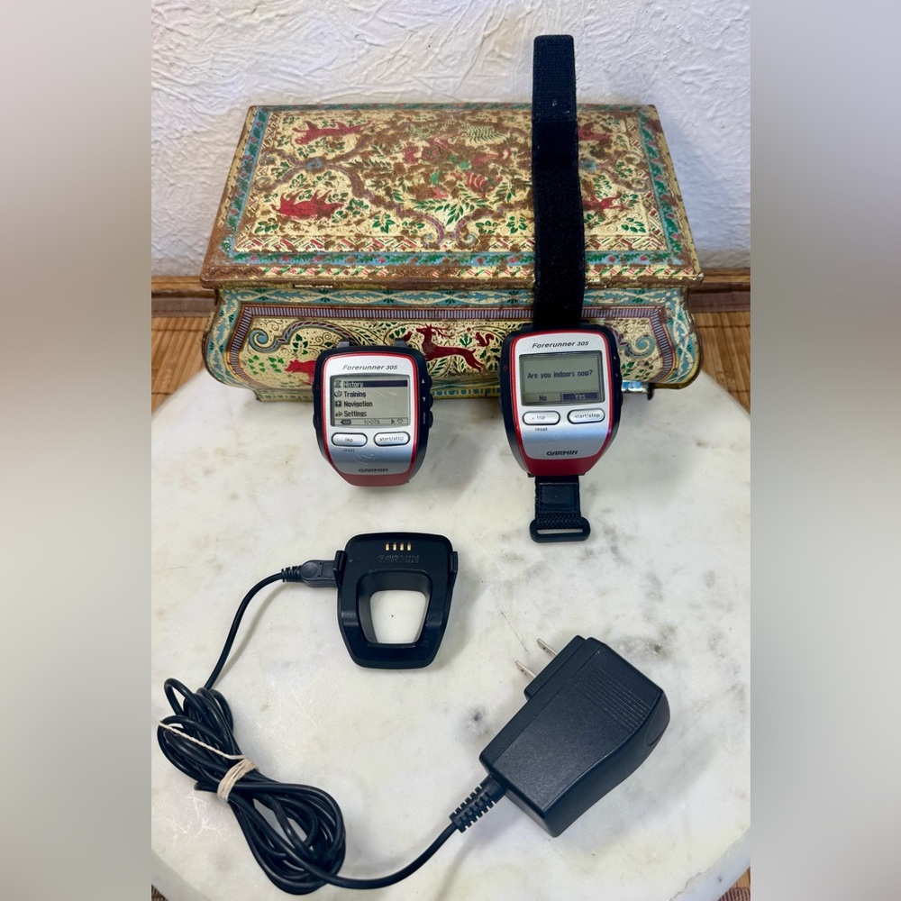 2x Garmin Forerunner 305 GPS Fitness Watches – Good - w/charger and 1 band.